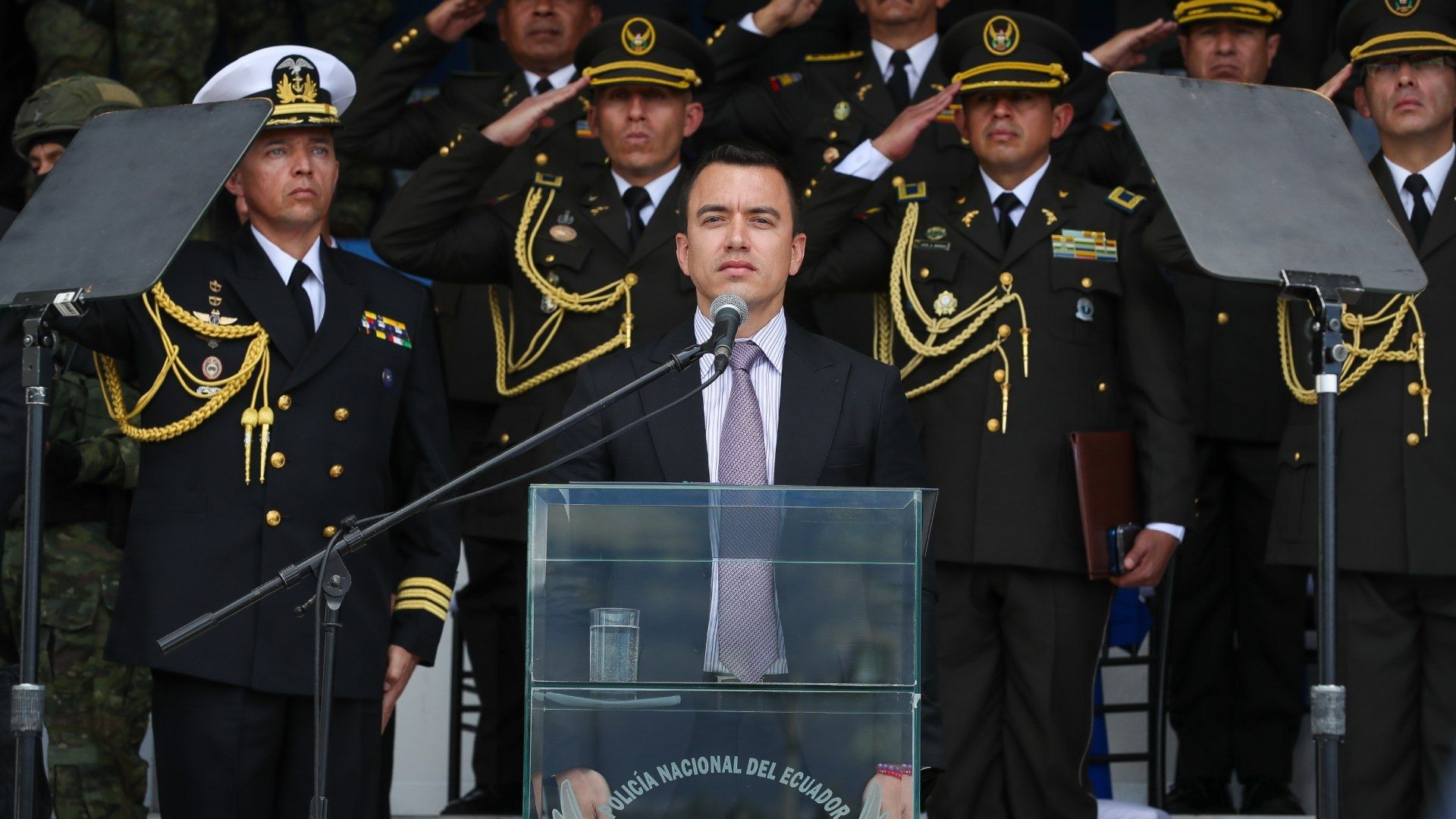 El presidente de Ecuador, Daniel Noboa, en un acto de entrega de equipamientos para la Policía con motivo del conflicto armado interno declarado contra el crimen organizado