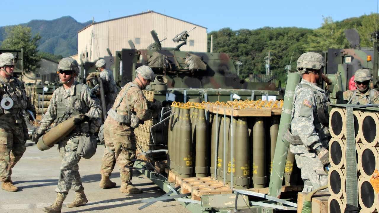 Demócratas de EUA Critican Envío de Bombas Racimo a Ucrania
