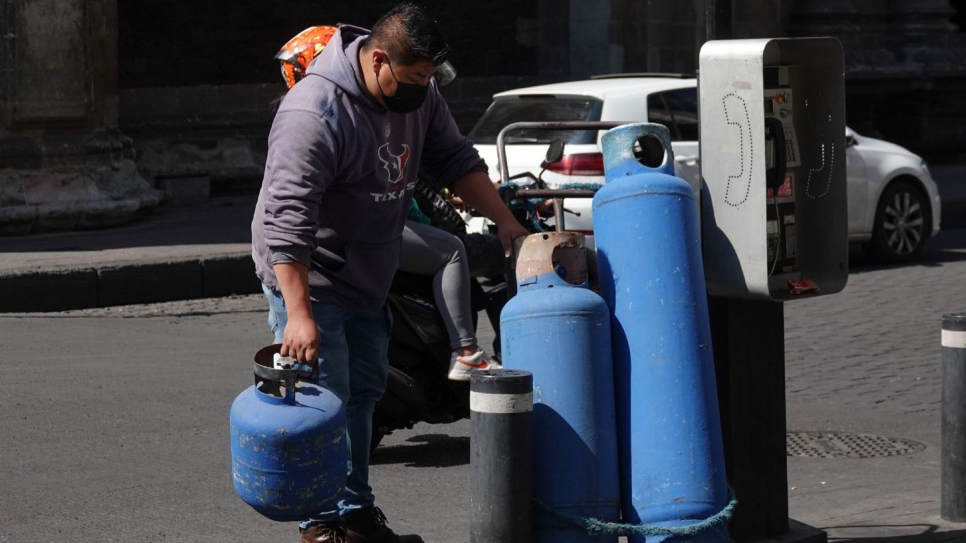 Inegi Ubica Inflación en México en 4.4%; Precios de Pepinos y Gas LP, los Más Afectados