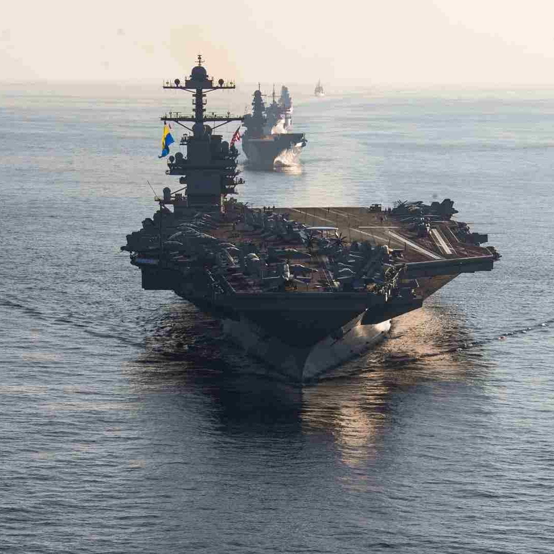 El portaaviones USS Gerald R. Ford surca el Mar Mediterráneo para llevar a Israel equipo y municiones