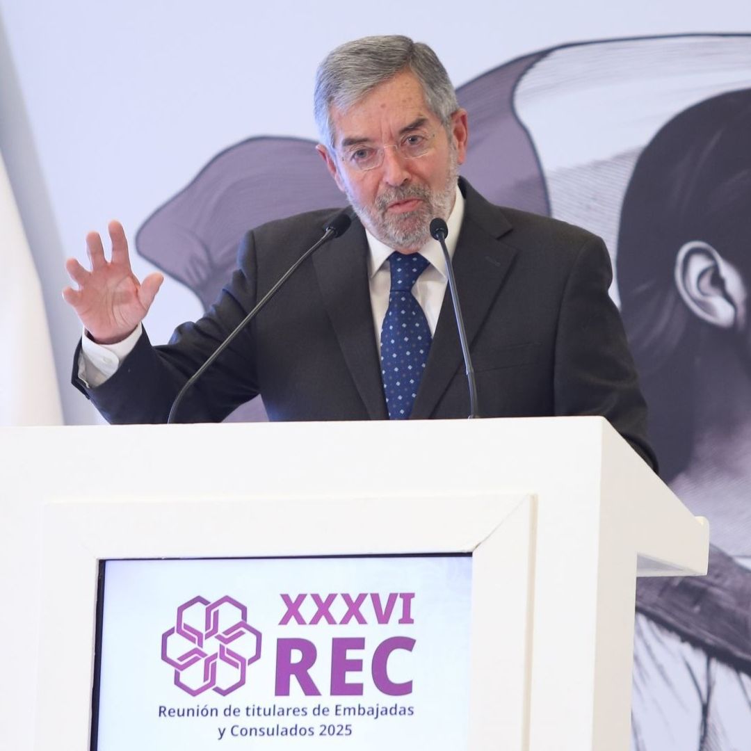 Juan Ramón de la Fuente, titular de Secretaría de Relaciones Exteriores, se reunió con embajadores y consules