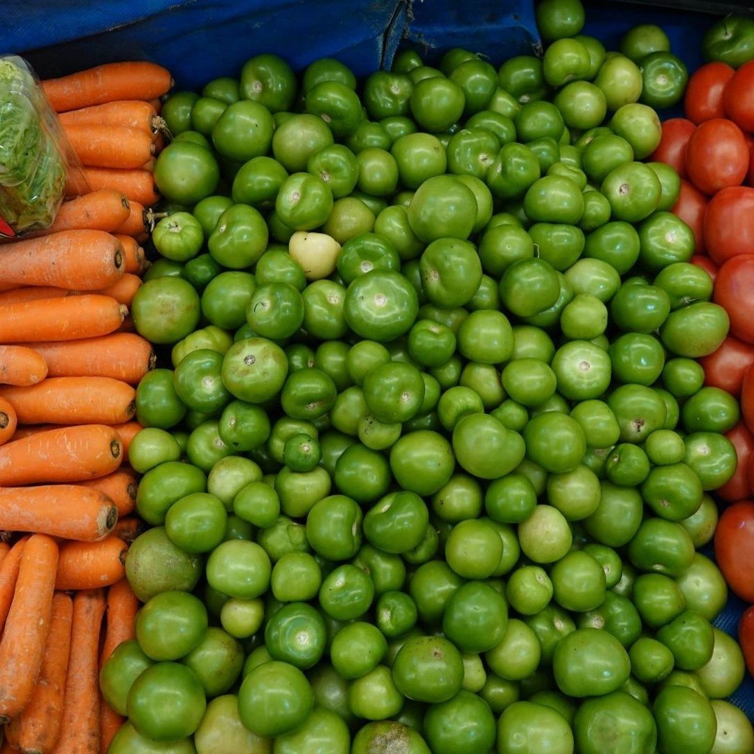 Inflación Baja en México: Jitomate, en Lista de Productos que Más Variaron Precios, Según INEGI