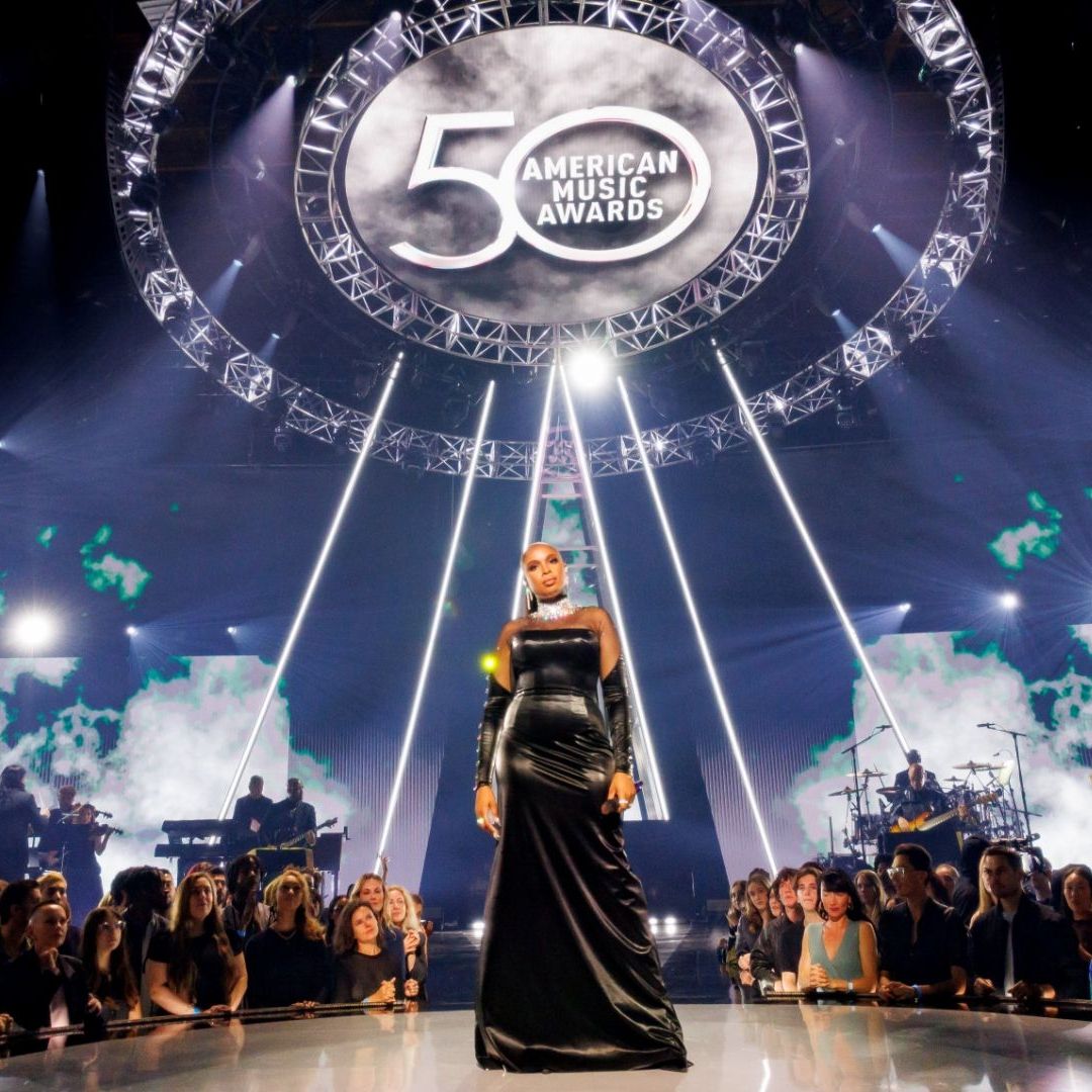 Mexicanos nominados a premios AMAs 2025