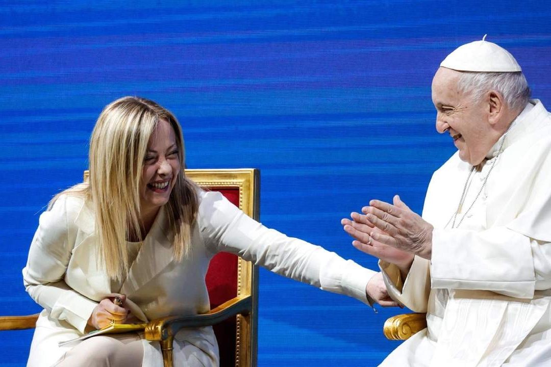 Papa Pide Políticas para Aumentar Natalidad en Europa