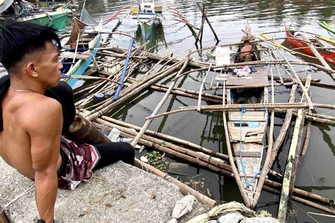 Tifón Doksuri Causa Inundaciones y Desplaza a Miles en Filipinas