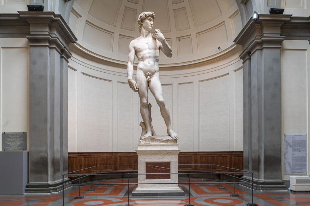 'El David' Estrena Iluminación Por Los 150 Años De Su Llegada A Florencia