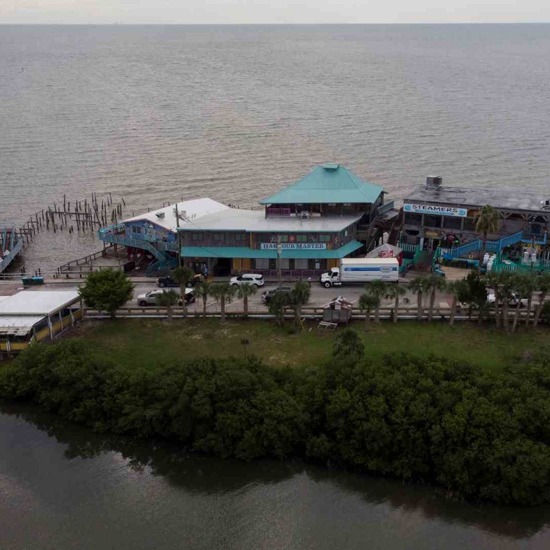 Huracán Idalia Provoca Evacuación de 1.6 Millones de Personas en Florida