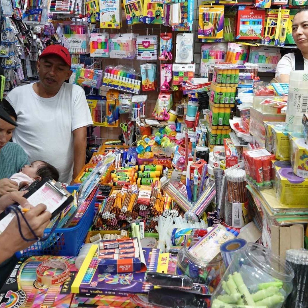 Venta de útiles escolares en el Centro de CDMX