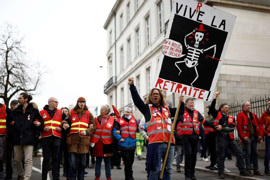 Protestas en Francia Por Reforma de Pensiones Seguirán el Fin de Semana