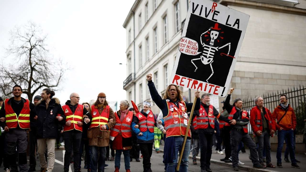 Protestas en Francia Por Reforma de Pensiones Seguirán el Fin de Semana