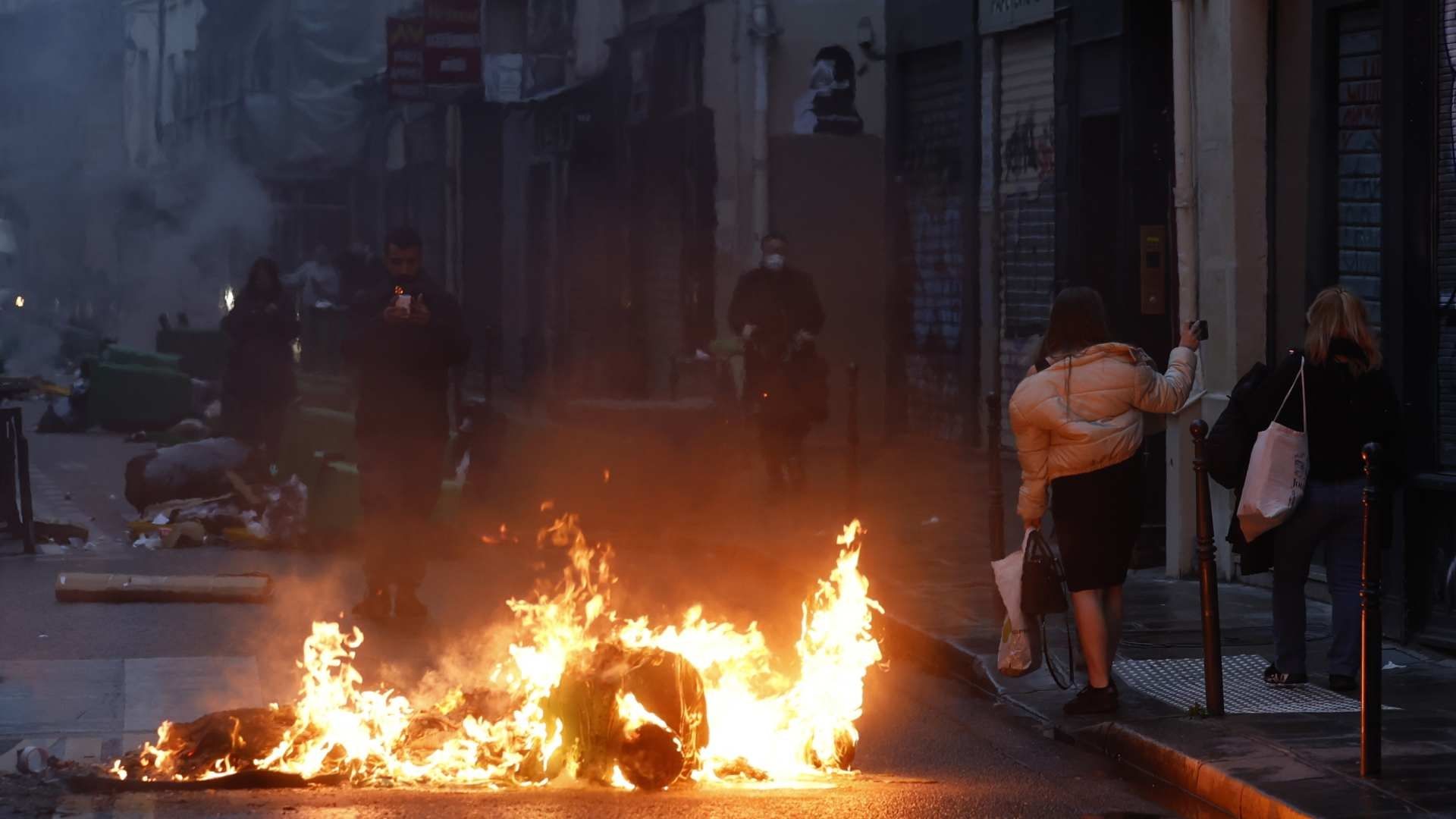 Francia: Suben protestas tras validar reforma de pensiones