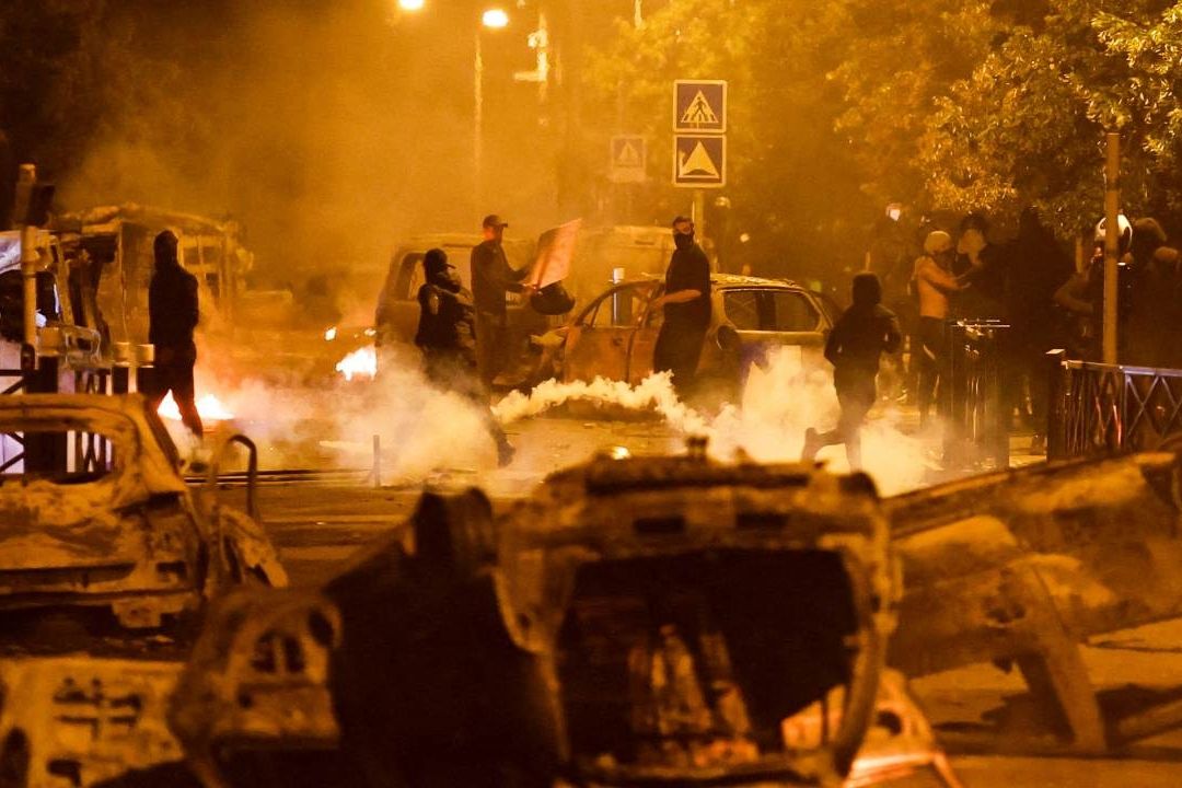 600 Detenidos tras Protestas en Francia por Muerte de Adolescente