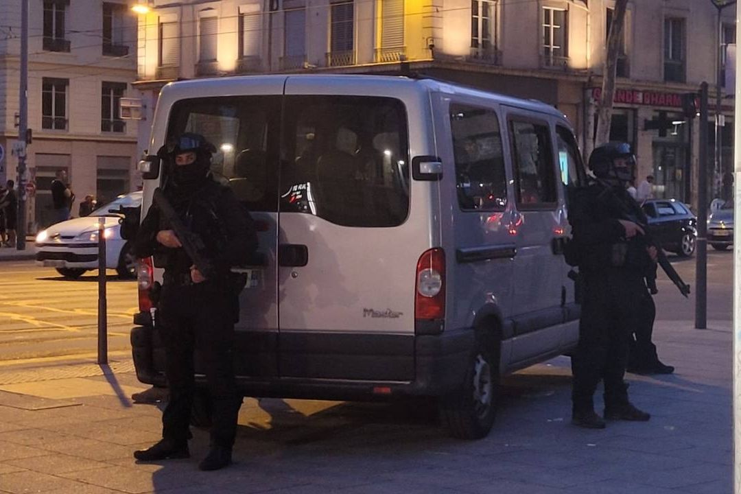 Las Protestas Disminuyen en Francia, Solo 16 Detenidos
