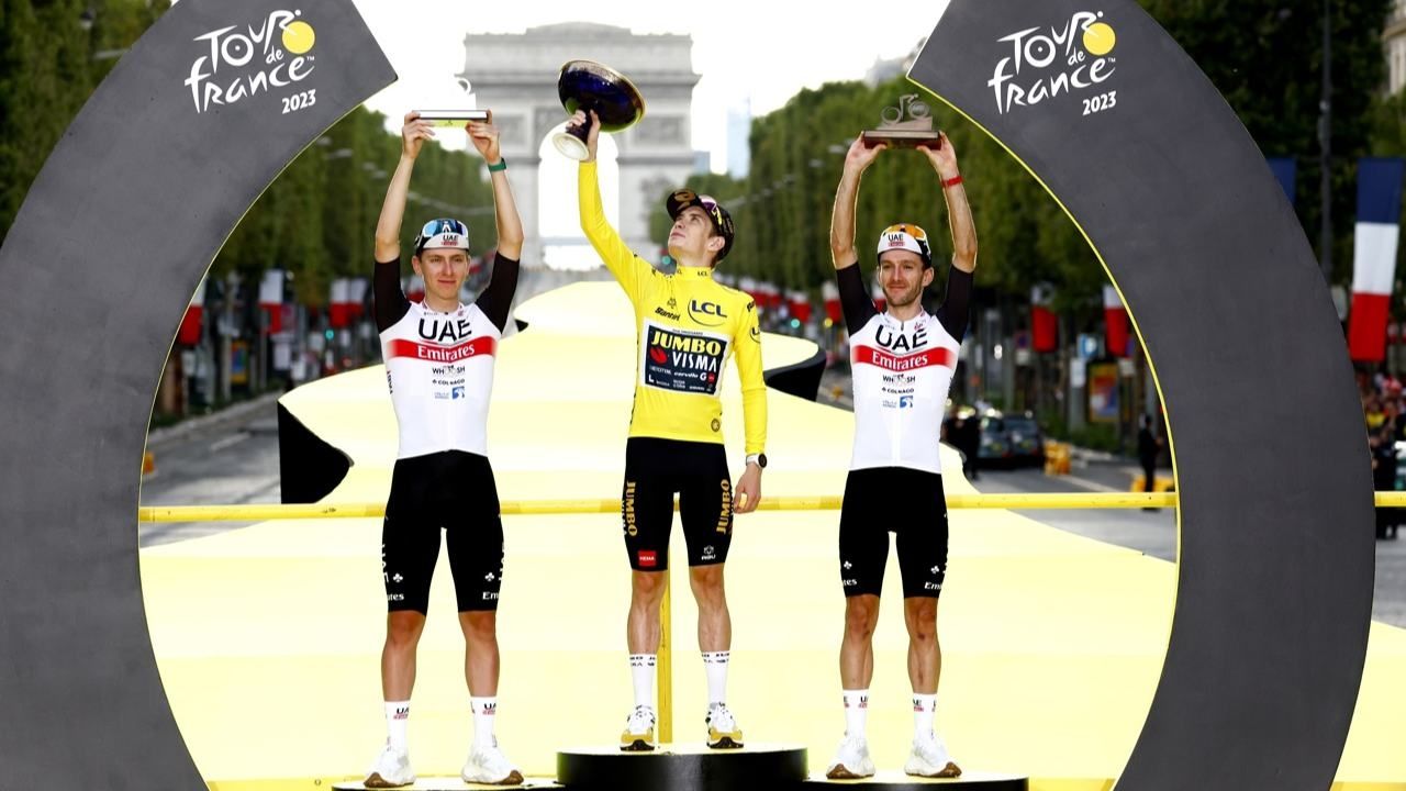 El danés Jonas Vingegaard (Jumbo) ganó este domingo su segundo Tour de Francia