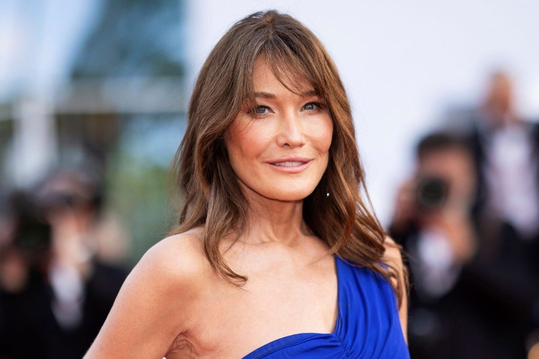La exprimera dama francesa, Carla Bruni, reveló haber sido "diagnosticada con cáncer de mama" hace cuatro años