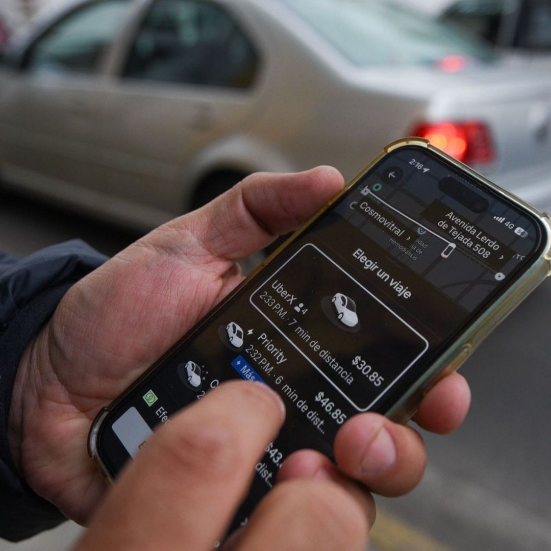 Uber Podrá Llevar y Recoger a Pasajeros en Aeropuertos de México: Obtiene Suspensión Definitiva
