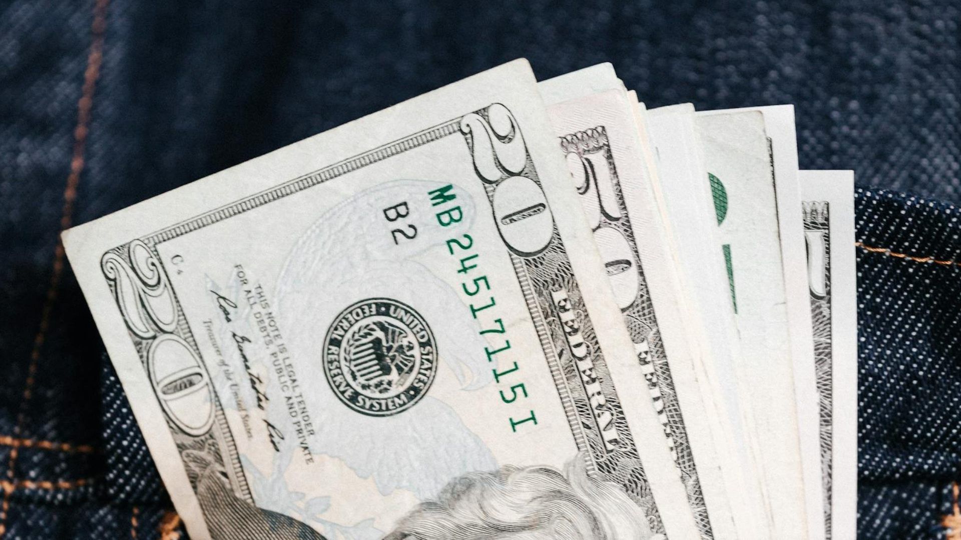 Precio del Dólar Hoy VIERNES 12 de Diciembre de 2025: ¿Cómo Está el Tipo de Cambio con el Peso?