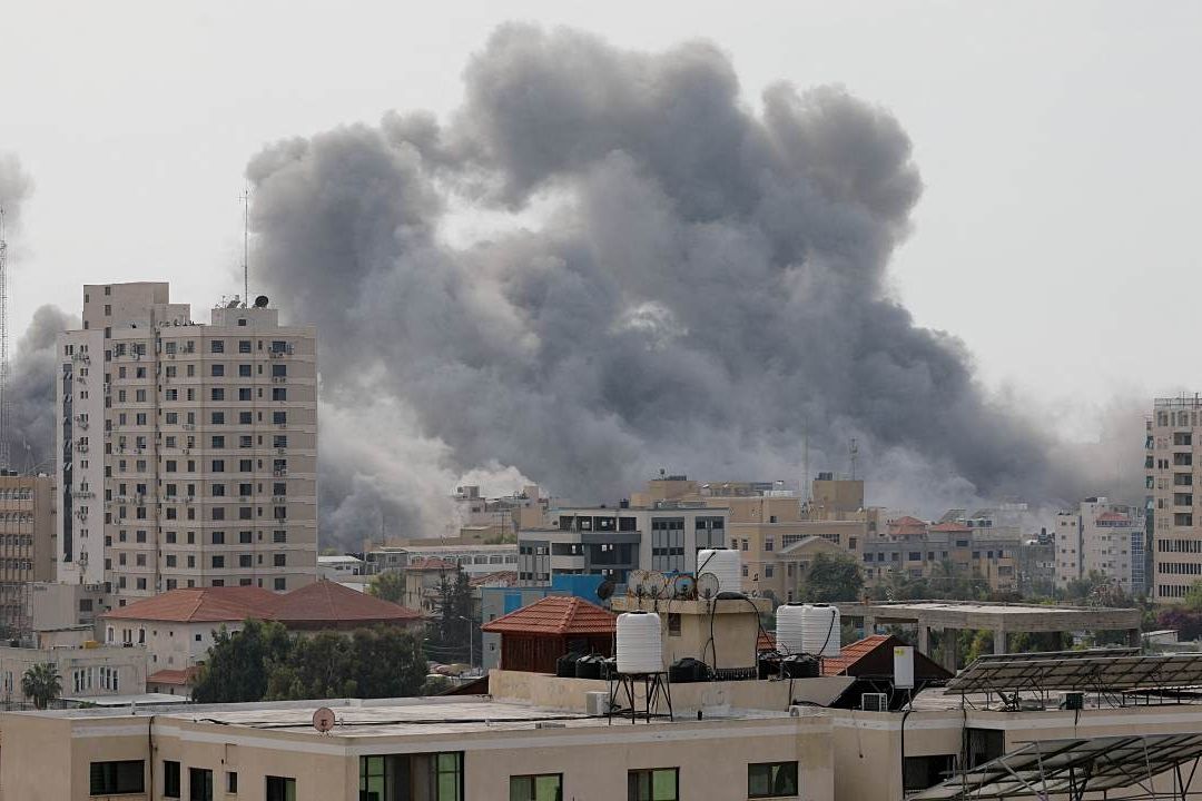 Suman 800 muertos en Israel y 560 en Gaza tras embate de Hamás