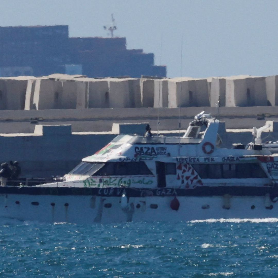 Buque de la Flotilla Global Sumud se dirige al puerto de Ashdod, después de que Israel interceptó embarcaciones. Foto: Reuters