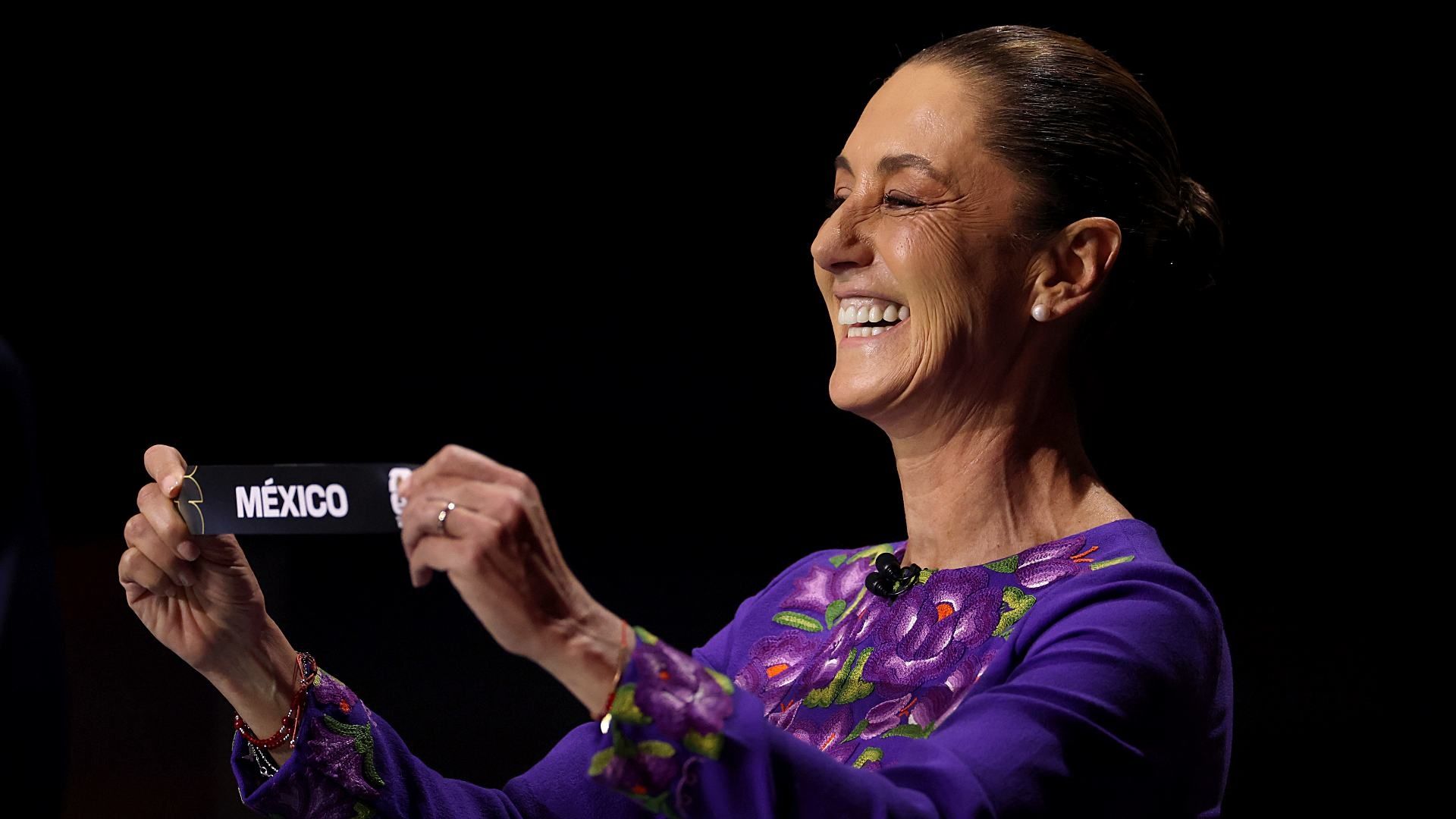 Claudia Sheinbaum en ceremonia del sorteo del Mundial 2026. Foto: Getty