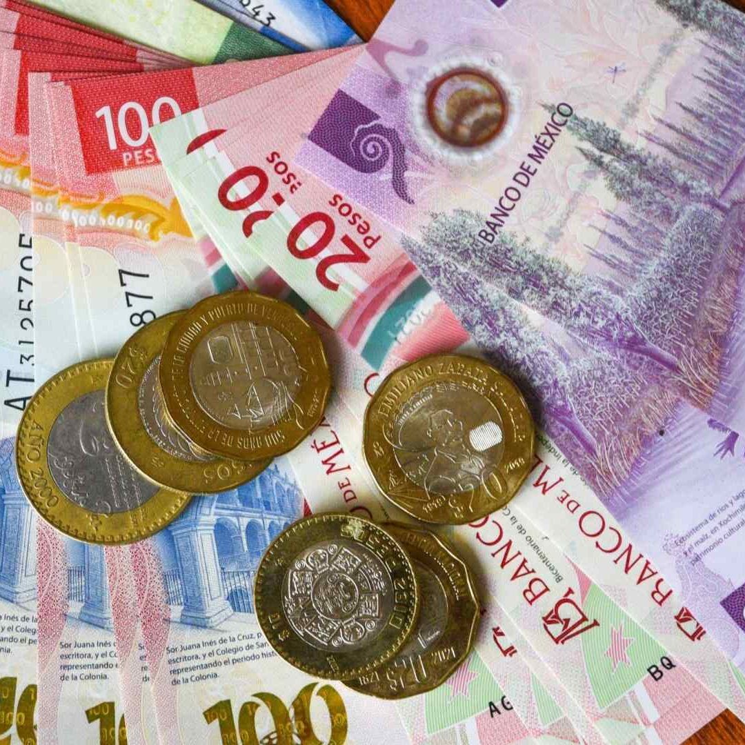 Billetes de diferentes denominaciones