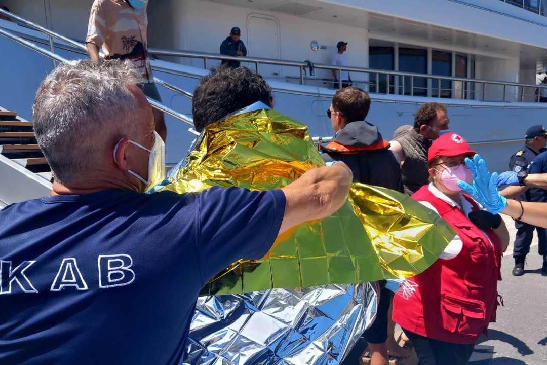 Luto en Grecia por muerte de 79 personas en naufragio