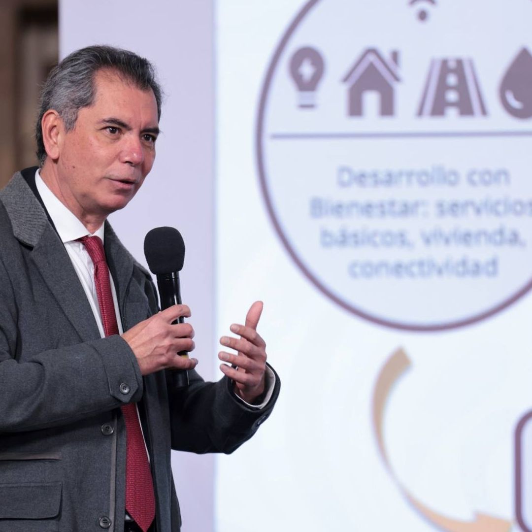 Secretario de Hacienda explica el Plan de Inversión en Infraestructura para el Desarrollo con Bienestar. Foto: Presidencia de la República
