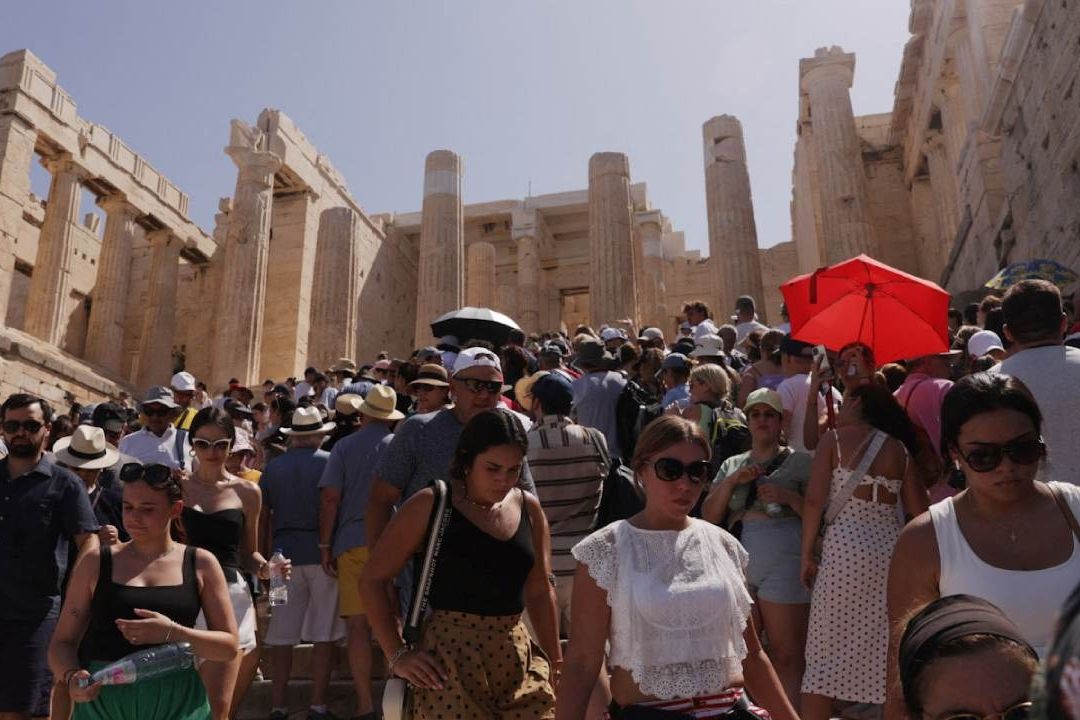 Grecia Cierra la Acrópolis en Atenas y Otras Sitios por Ola de Calor