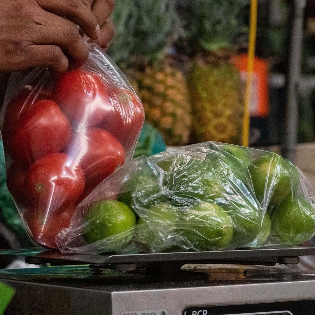 Venta de productos en mercado de la Ciudad de México