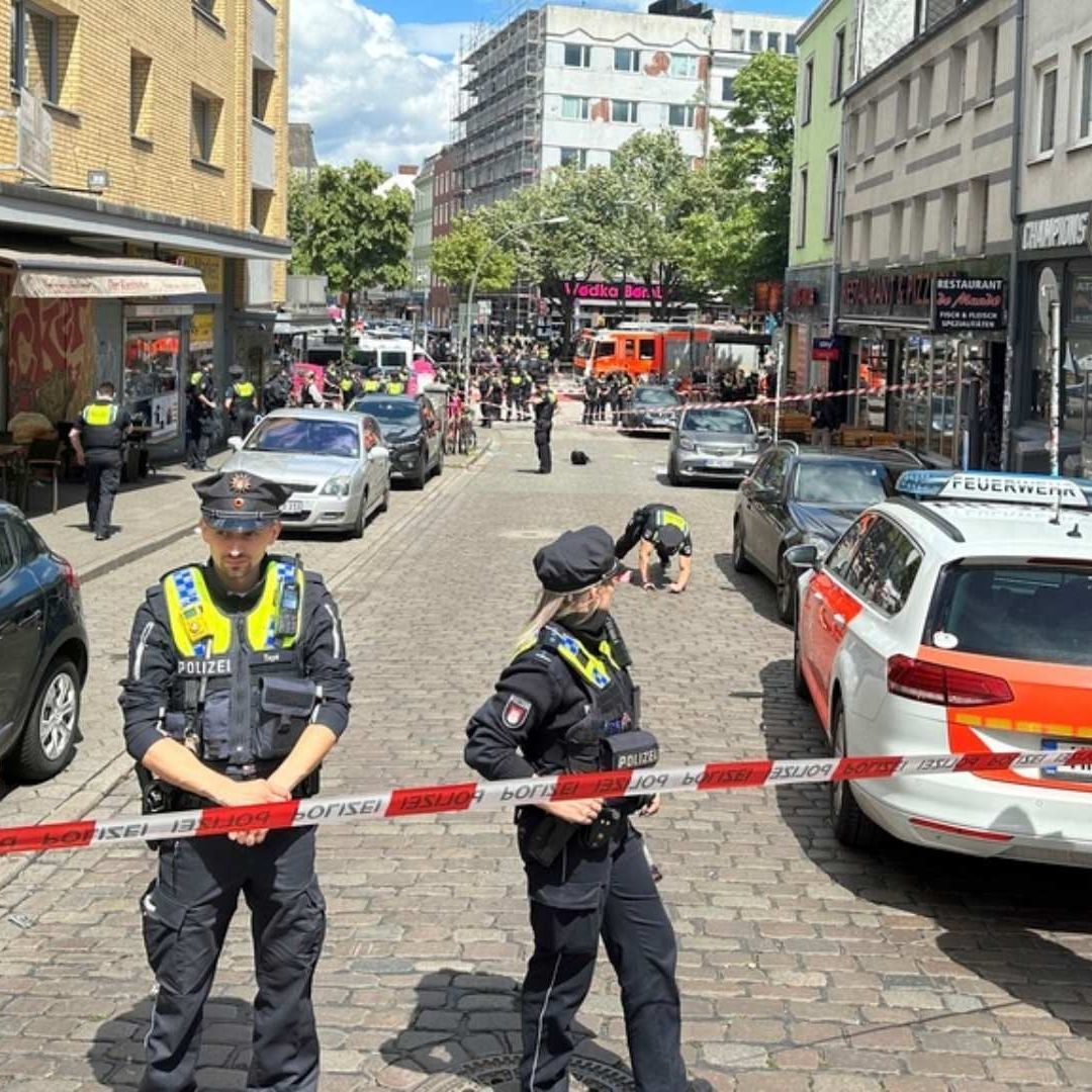 Sujeto agrede a policías en Hamburgo durante Eurocopa