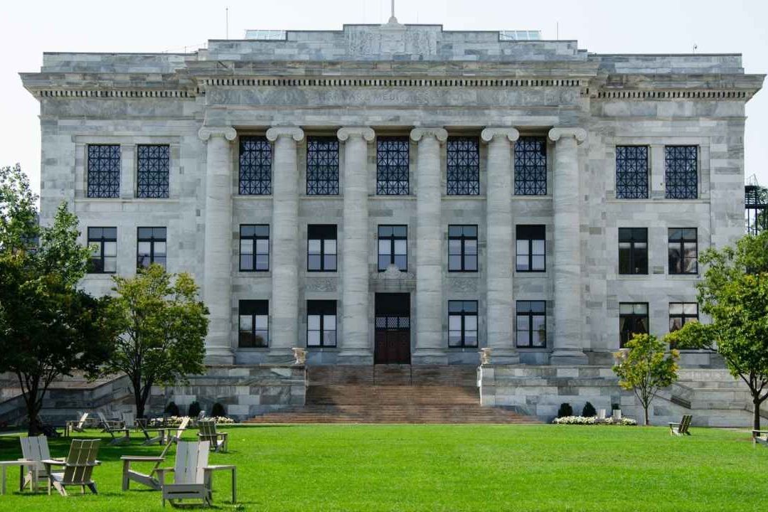Jefe de Morgue de Harvard Vendía Restos Humanos