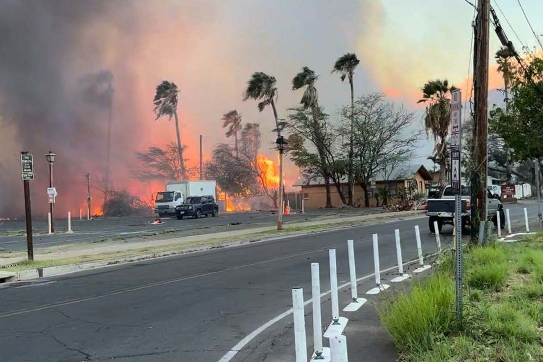 Incendios en Lahaina, Hawái, Dejan Decenas de Muertos