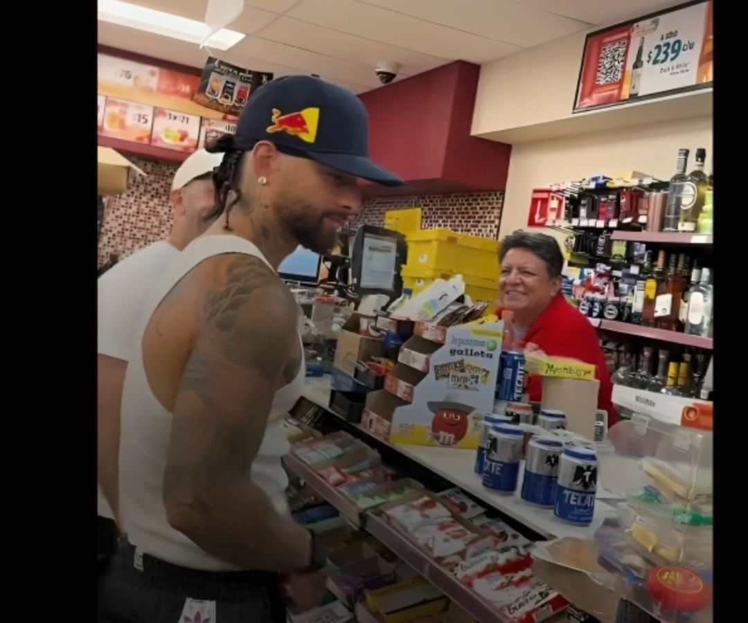 Captan a Maluma comprando chelas y redes estallan.