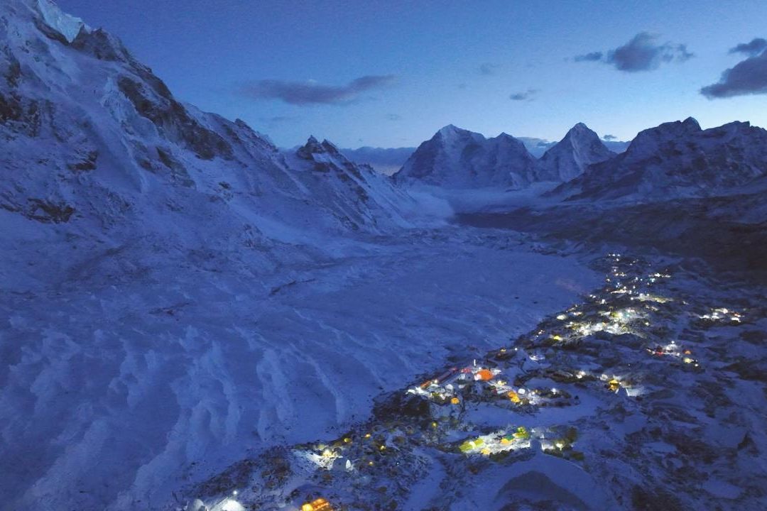 Avalancha en Nepal deja a Tres Recolectores Desaparecidos