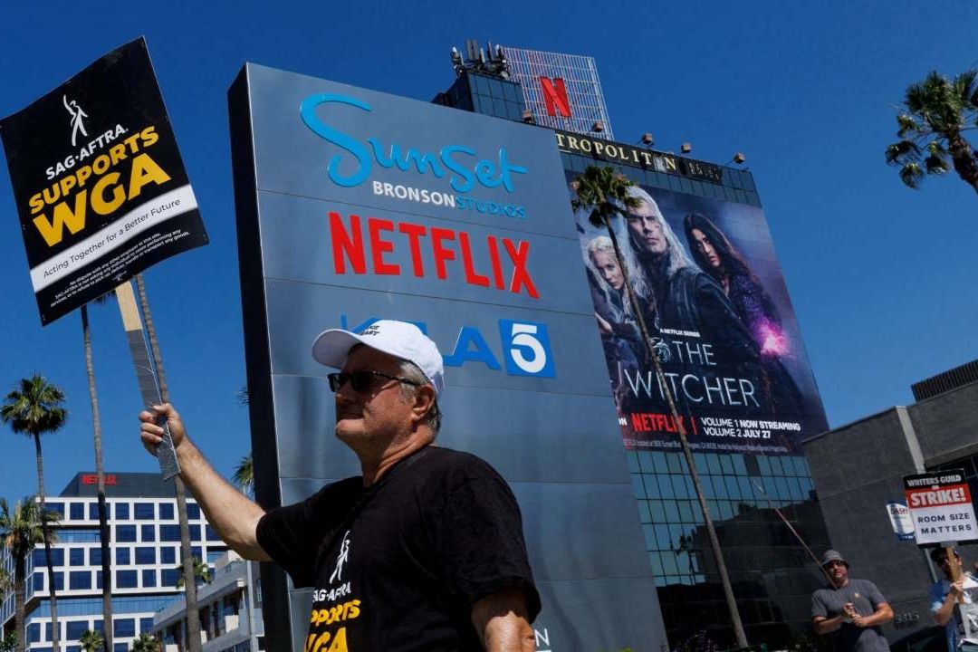 Sindicato de Guionistas de Hollywood pide a Gobierno de EUA Regular Plataformas de Streaming