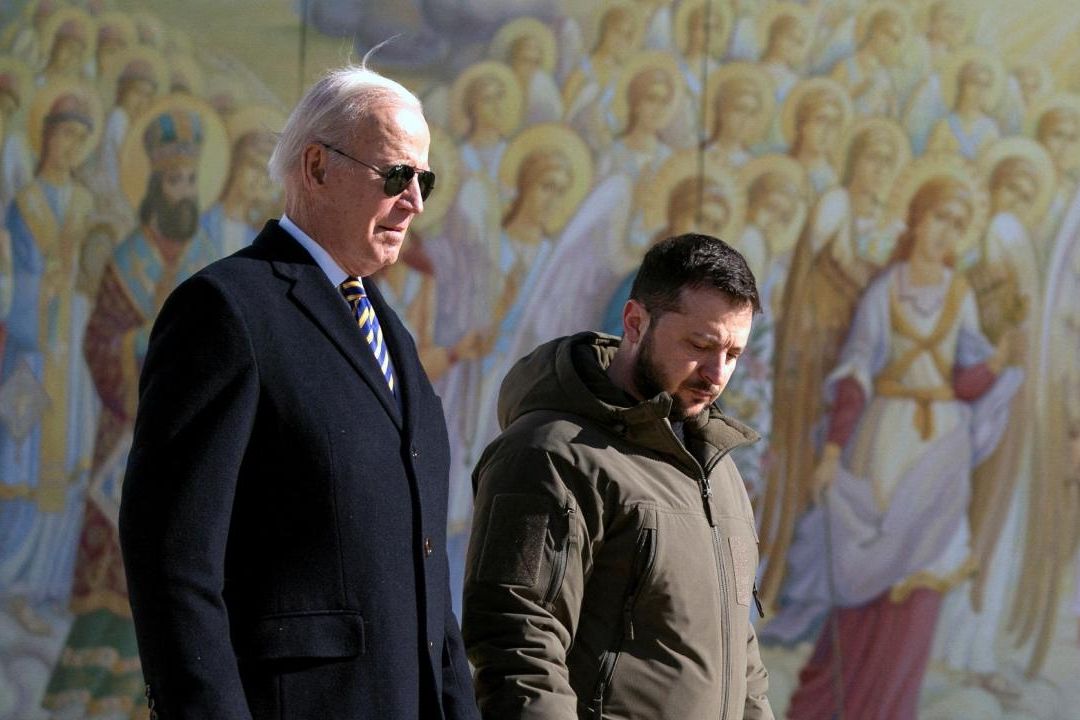 El presidente de EUA, Joe Biden, invitó a su homológo ucraniano, Volodímir Zelenski, así como a Honduras a participar en la Cumbre de las Democracias