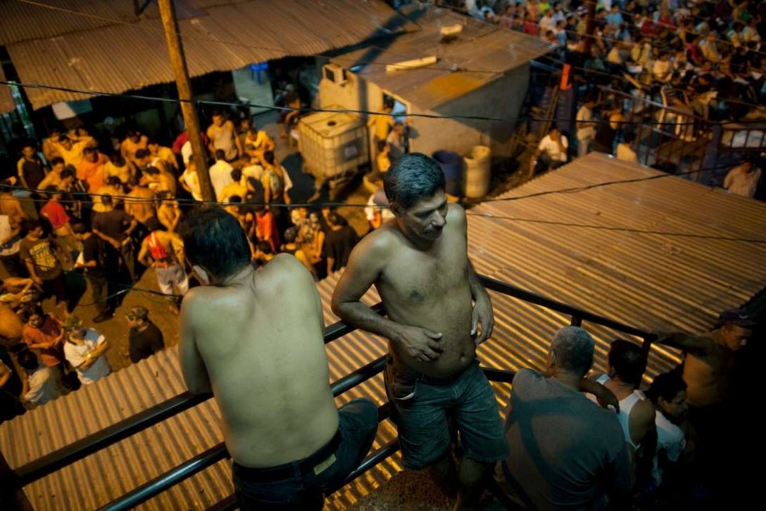 La intervención en las cárceles es anunciada por la mandataria tras registrarse este sábado amotinamientos y tiroteos simultáneos en cuatro prisiones de Honduras