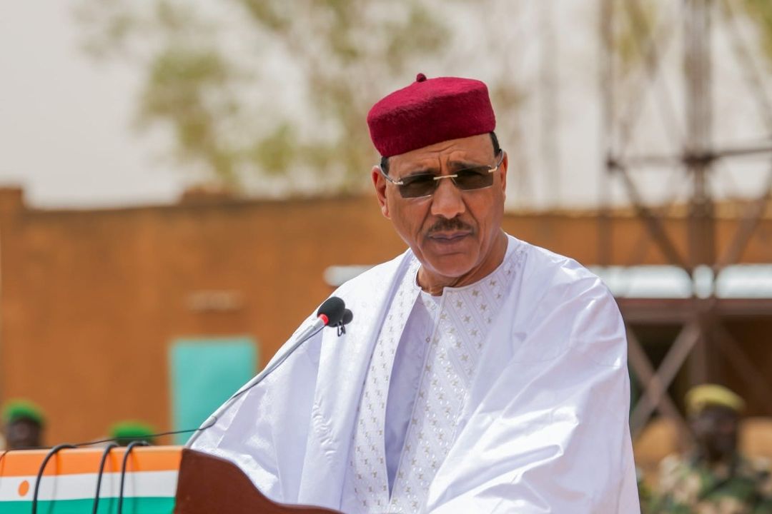 Golpé de Estado en Niger: El Presidente Bazoum Urge Proteger la Democracia