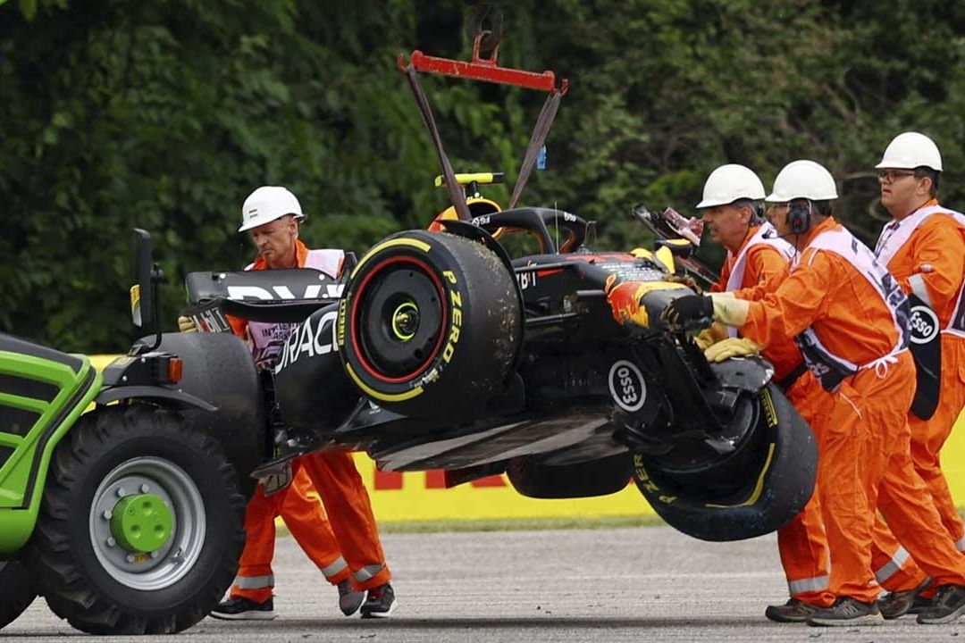 Sergio' 'Checo' Pérez sufre accidente durante primer entrenamiento libre del GP Hungría y no sufrió daños