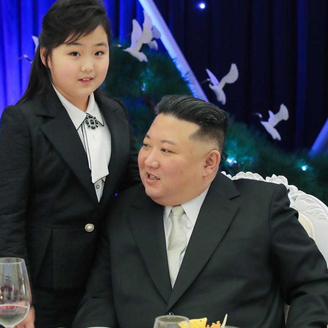 Kim Jong-un y su familia celebran el 75 aniversario del KPA