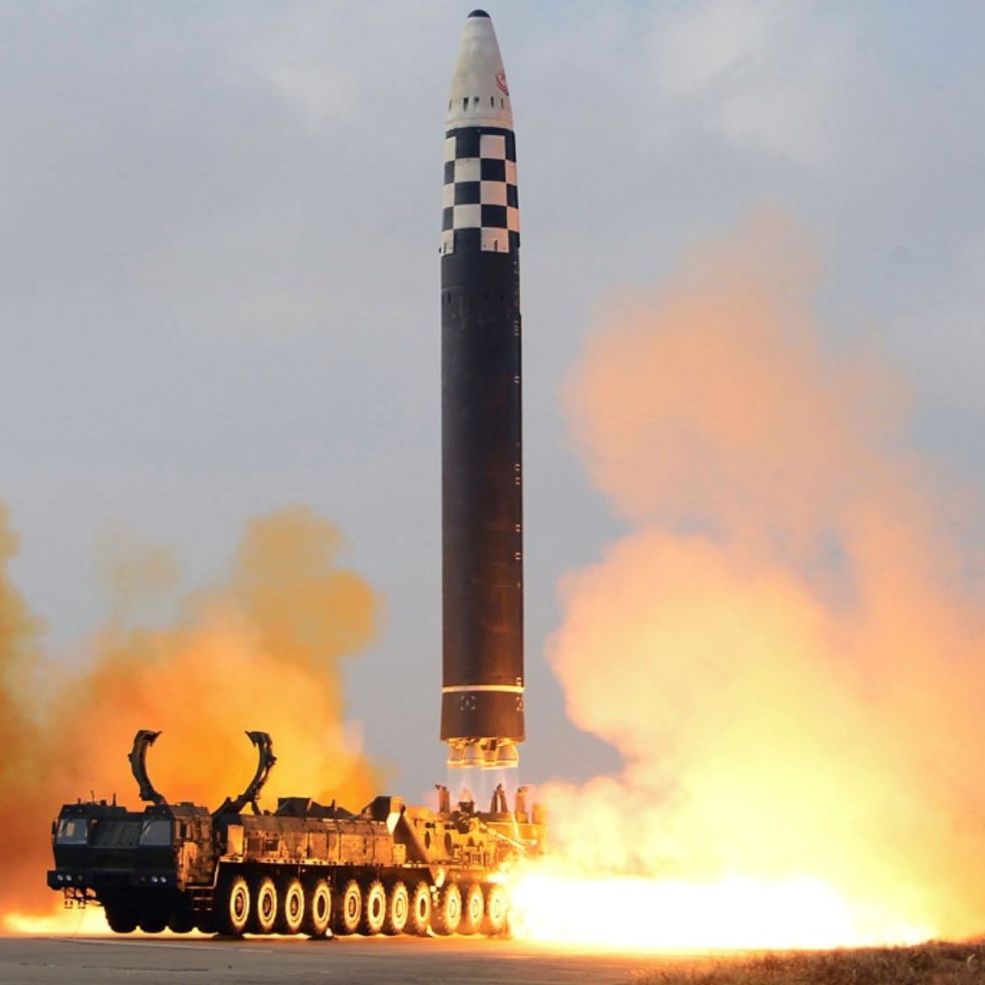 Corea del Norte tiene plutonio para más de 10 bombas: Seúl