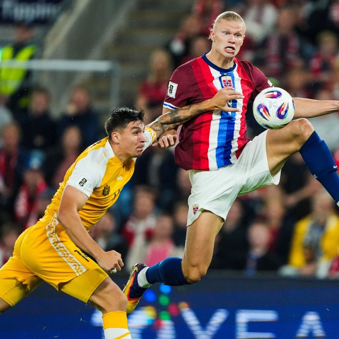 Haaland (9) fue contundente ante el marco rival y anotó 5 goles ante Moldavia.