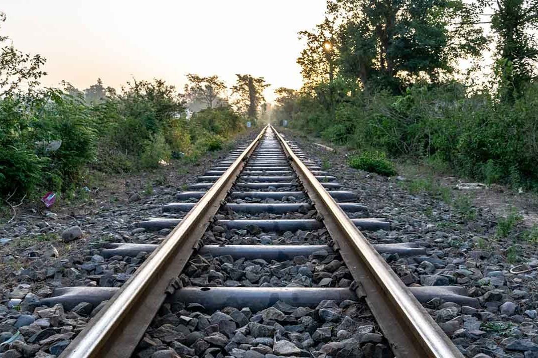 Otro accidente de trenes en India, tras el choque que dejó 275 muertos