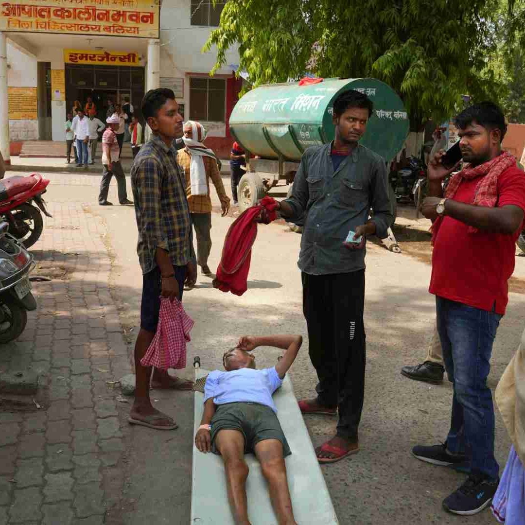 Enfermos por calor en hopsital de India