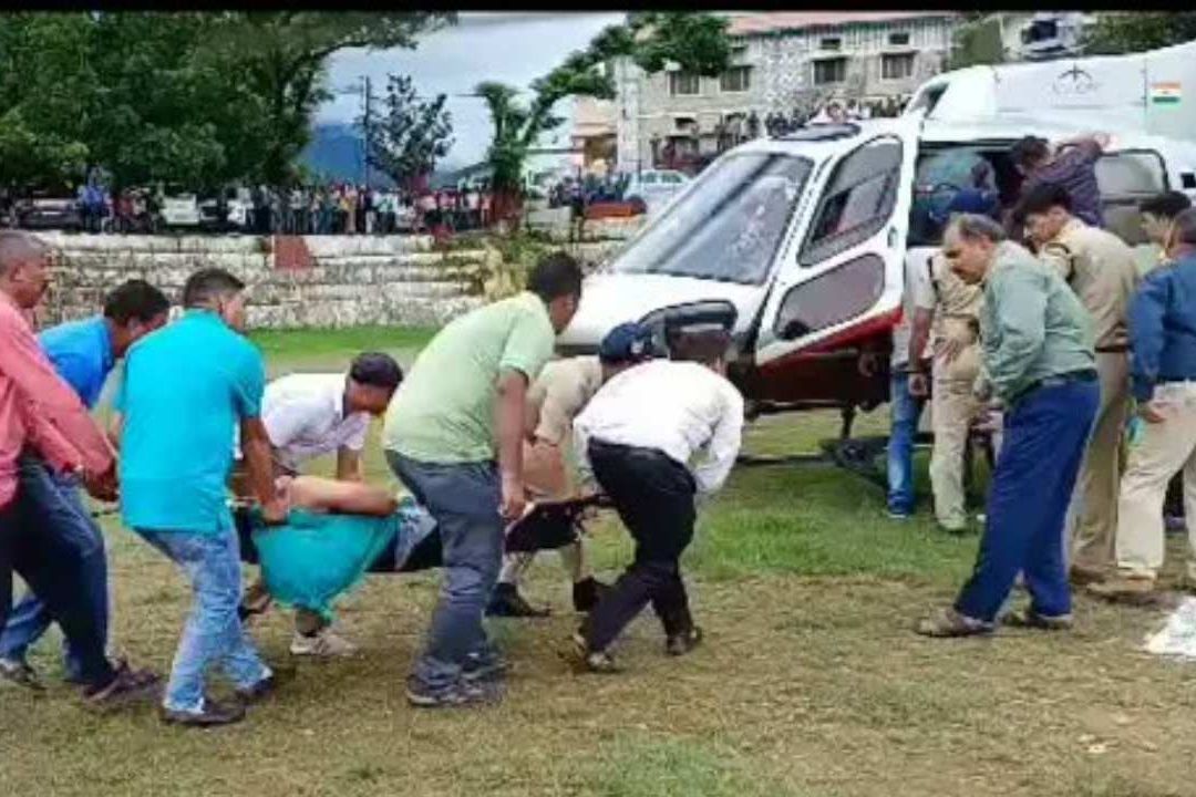 Tragedia en India, Al Menos Mueren 15 Electrocutados en un Puente