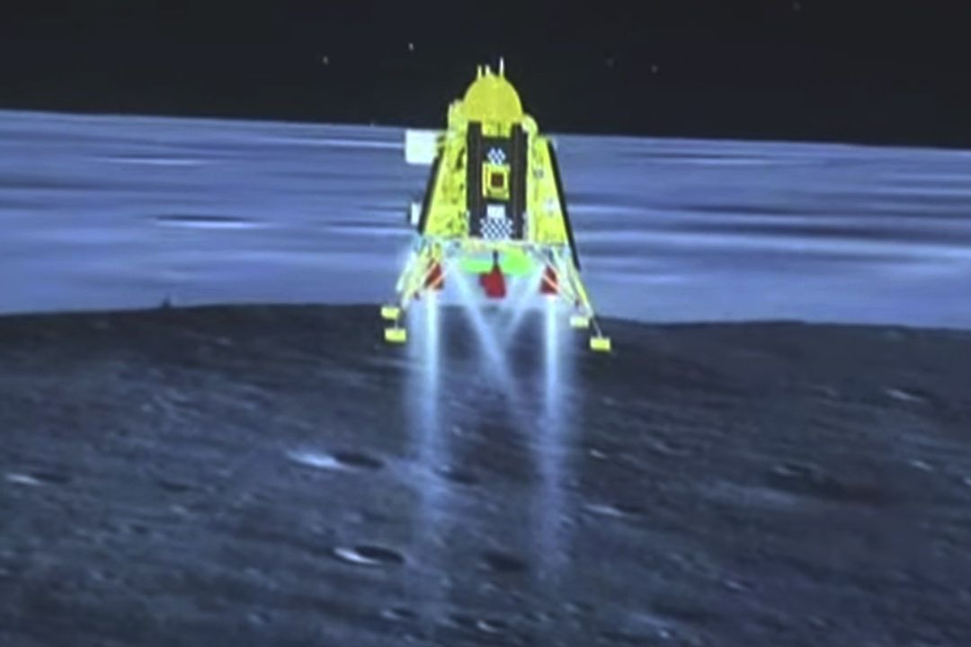 Nave espacial de la India Chandrayaan-3 aluniza con éxito en el polo sur de la Luna