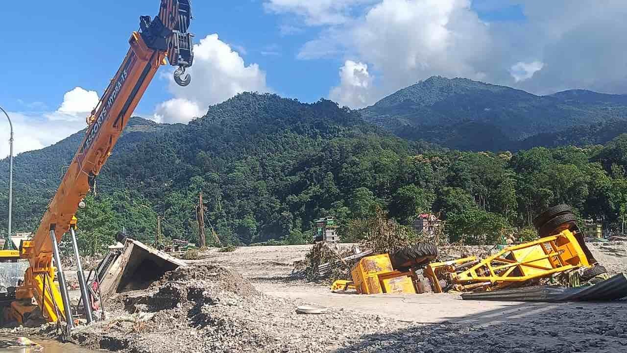 Desborde de Glaciar en la India deja 77 muertos