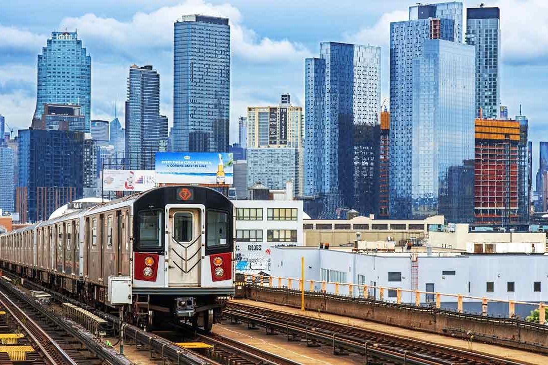 Niño de 14 Años Surfea en Metro de Nueva York y Muere