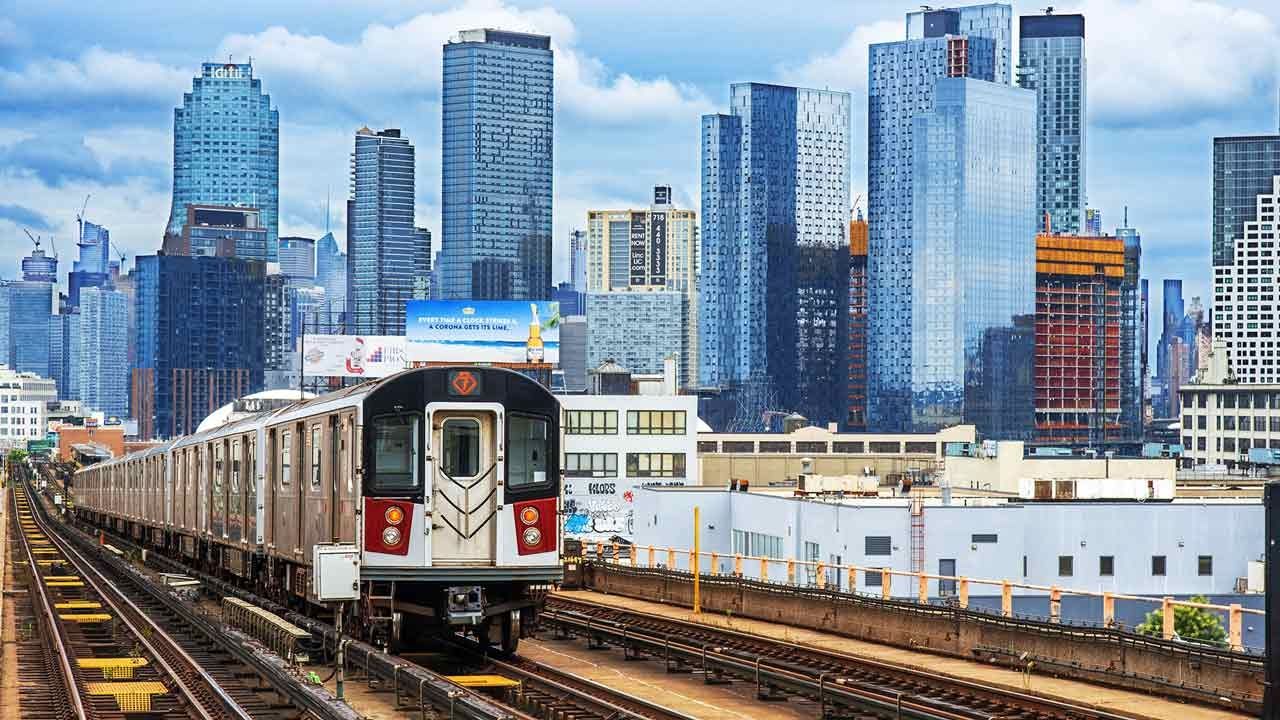 Niño de 14 Años Surfea en Metro de Nueva York y Muere