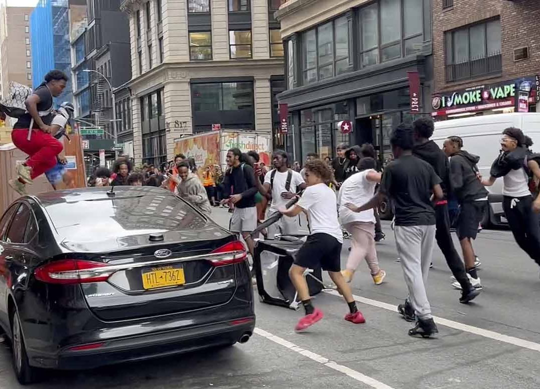 Jóvenes Desatan Caos en Nueva York por Supuestos Videojuegos Gratis